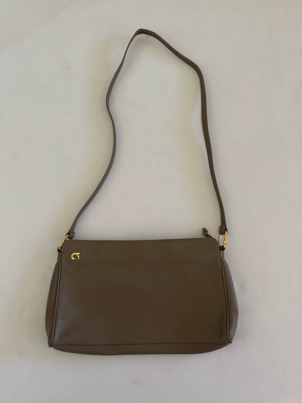 Vintage Ganson leather purse never used!  Tan color w/gold hardware.